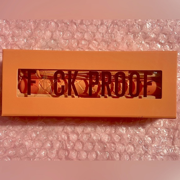 Jeffree Star Cosmetics F PROOF MASCARA BLOOD ORANGE Coral Eye Makeup Beauty NEW - Picture 2 of 11